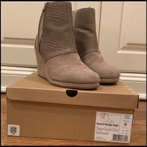 Toms Shoes - Toms NWOT Desert wedge Taupe suede leather final$ Toms Shoes - Toms NWOT Desert wedge Taupe suede leather final$